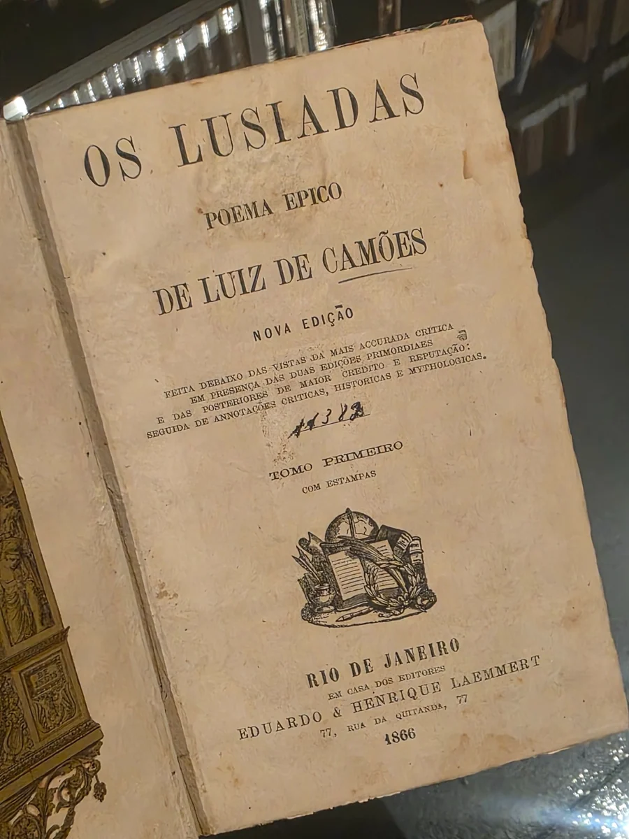 Edição histórica de Os Lusíadas preservada pelo Clube Português
